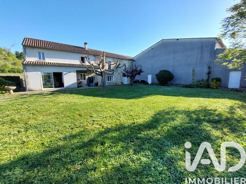 Maison - 180 m² - 6 pièces