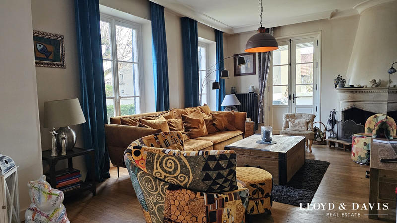 Maison - 455 m² - 13 pièces