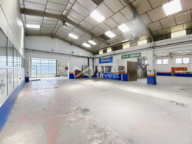 Local commercial - 1 900 m²