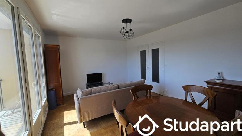 Chambre - 12 m² - 1 pièce