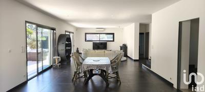 Maison - 202 m² - 5 pièces