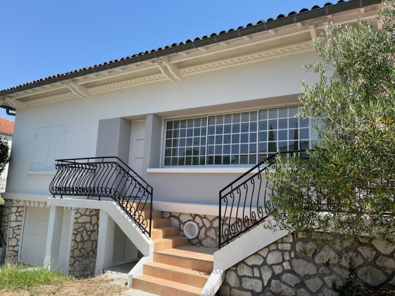 Maison - 160 m² - 8 pièces