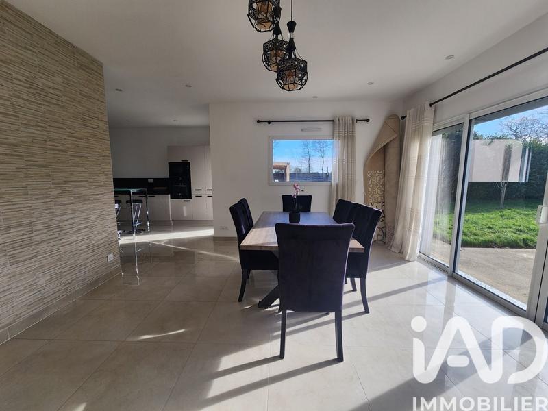 Maison - 200 m² - 8 pièces