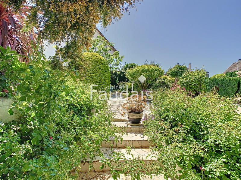 Maison - 149 m² - 7 pièces