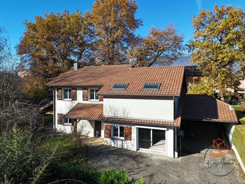 Maison - 180 m² - 6 pièces