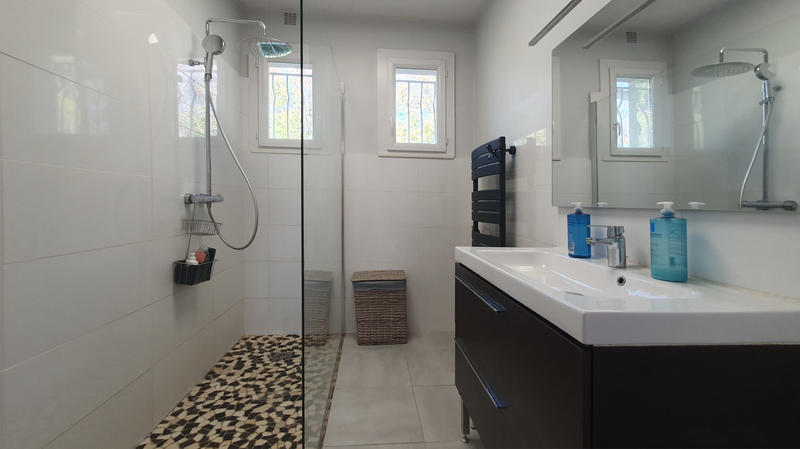 Maison - 221 m² - 6 pièces