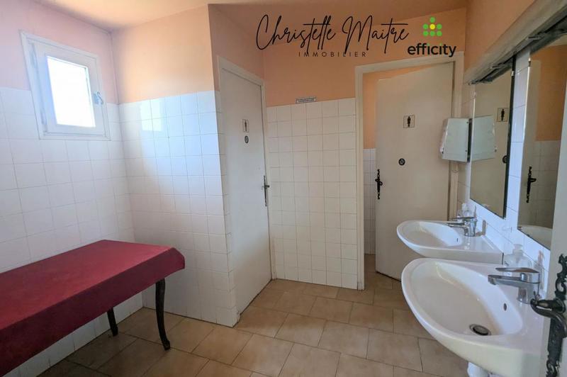 Maison - 277 m² - 6 pièces