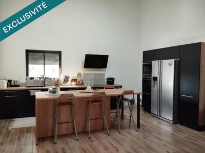 Maison - 203 m² - 6 pièces