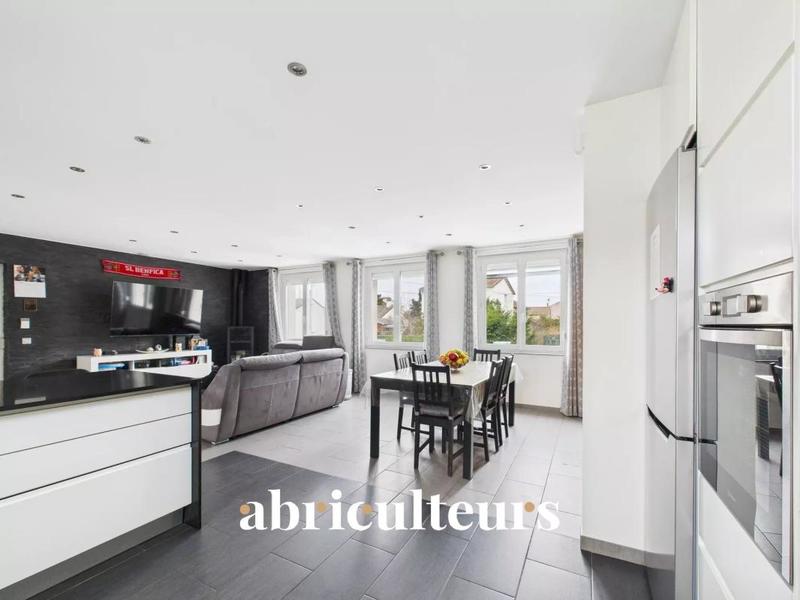 Maison - 107 m² - 7 pièces