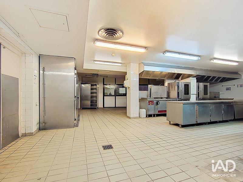 Local commercial - 13 000 m²