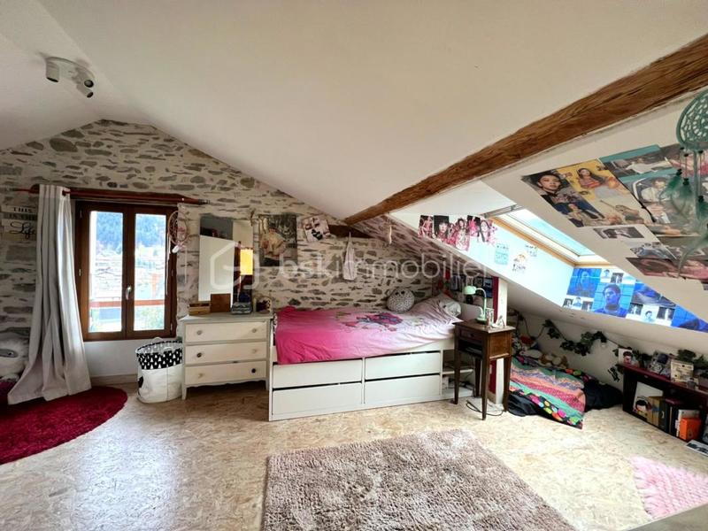 Maison - 196 m² - 6 pièces