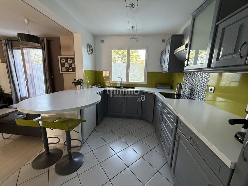 Maison - 94 m² - 5 pièces