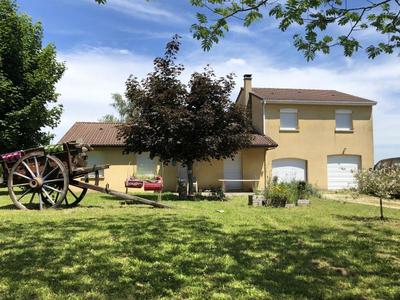 Maison - 170 m² - 10 pièces