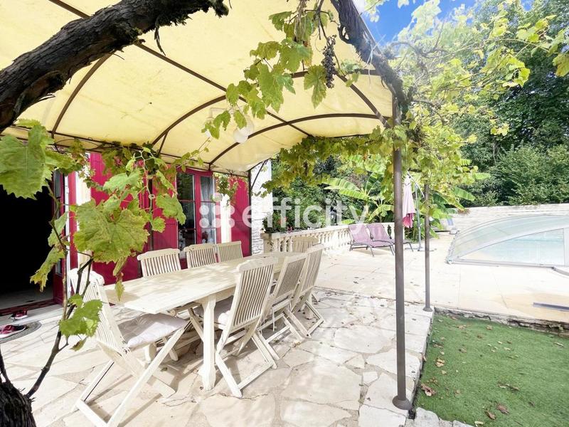 Maison - 400 m² - 10 pièces