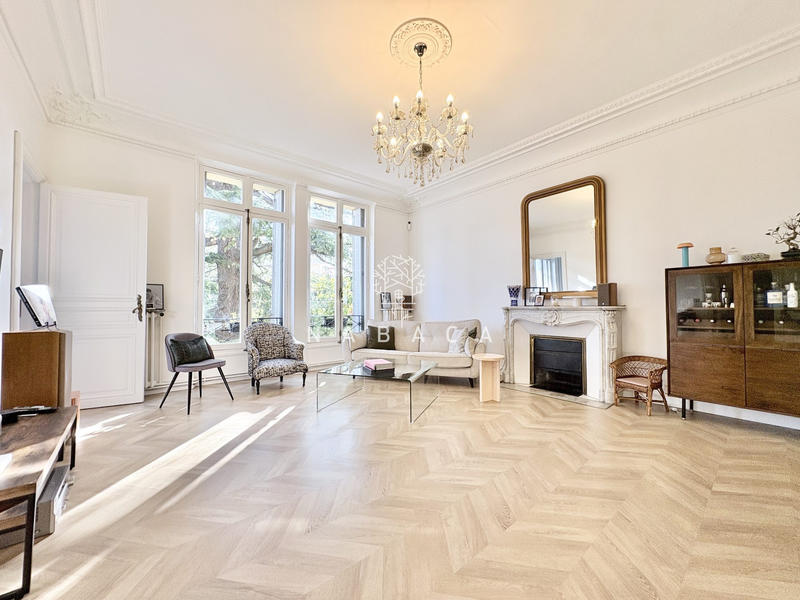 Appartement - 100 m² - 4 pièces