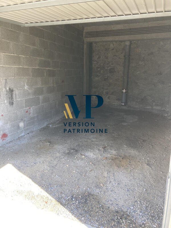 Parking / Garage - 14 m²