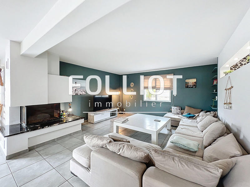 Maison - 230 m² - 7 pièces