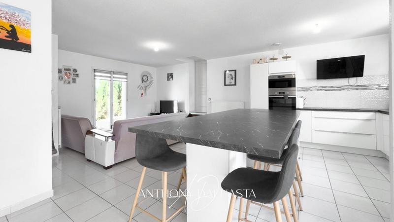 Maison - 104 m² - 5 pièces