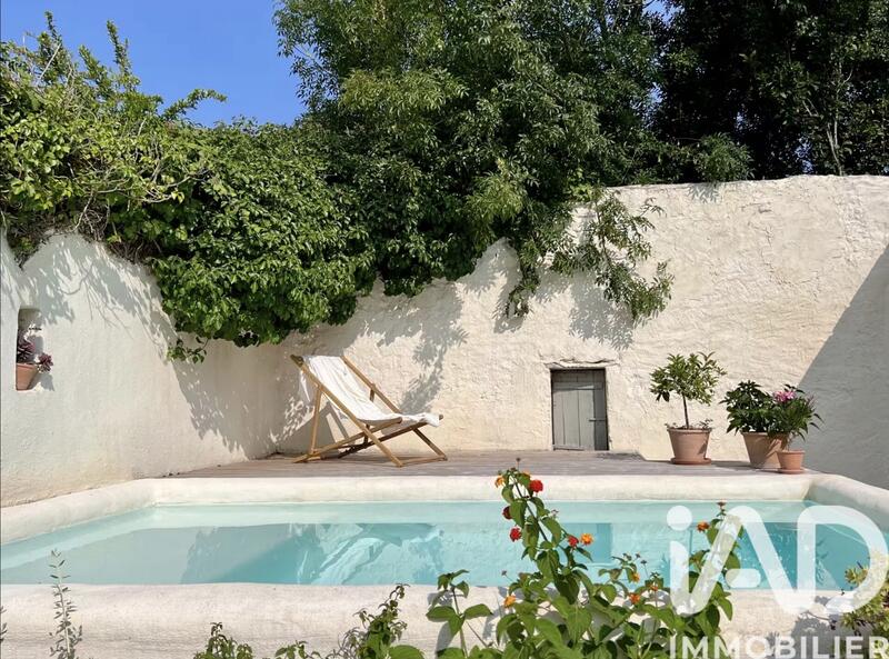 Maison - 284 m² - 8 pièces