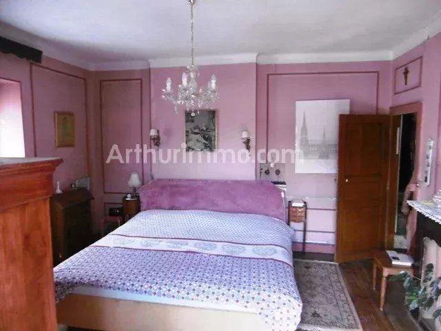 Maison - 270 m² - 12 pièces