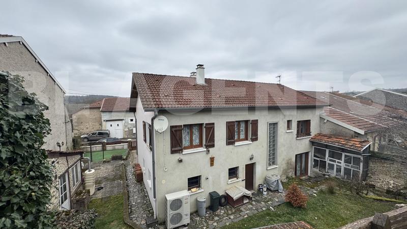 Maison - 213 m² - 8 pièces