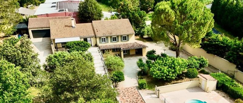 Villa - 217 m² - 8 pièces