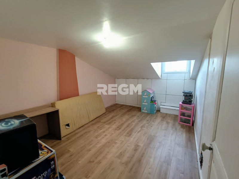 Maison - 187 m² - 12 pièces