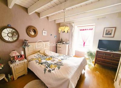 Propriété - 280 m² - 12 pièces