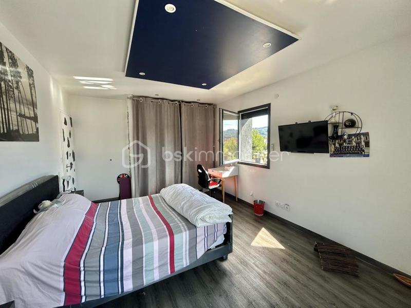 Maison - 217 m² - 8 pièces