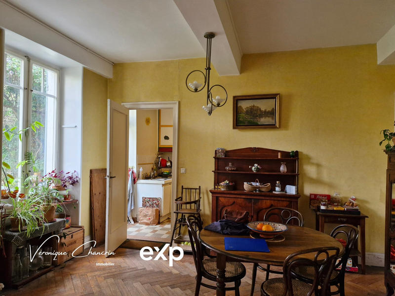 Maison - 198 m² - 7 pièces