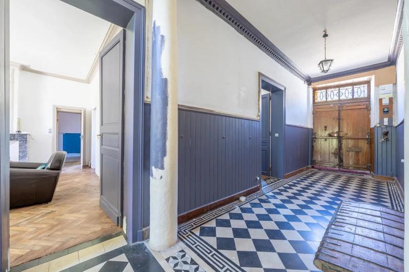 Maison - 290 m² - 8 pièces