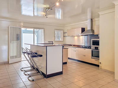 Maison - 145 m² - 5 pièces