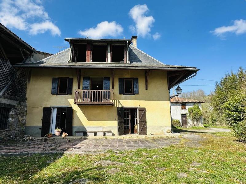 Propriété - 300 m² - 7 pièces