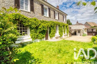 Maison - 153 m² - 8 pièces