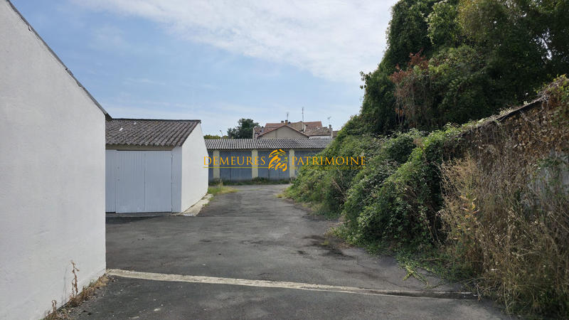 Parking / Garage - 230 m²