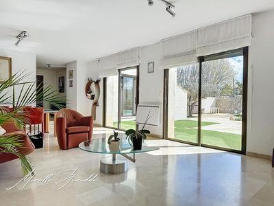 Maison - 179 m² - 6 pièces