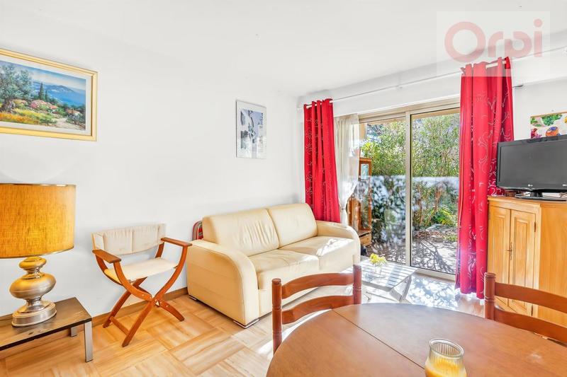 Studio - 30 m² - 1 pièce