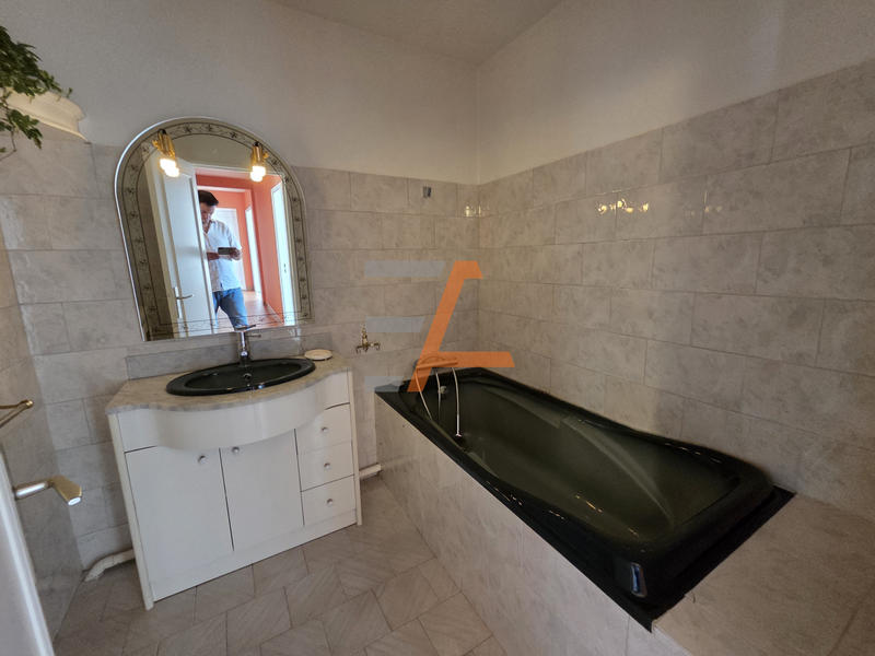 Appartement - 105 m² - 5 pièces