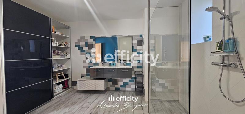 Villa - 279 m² - 9 pièces