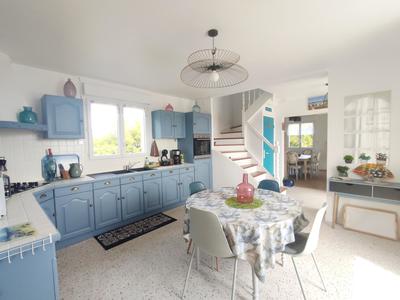 Maison - 94 m² - 5 pièces