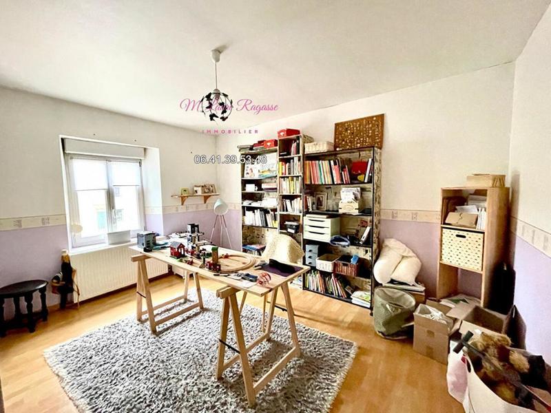 Maison - 222 m² - 6 pièces