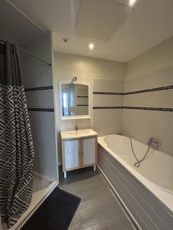 Appartement - 75 m² - 2 pièces