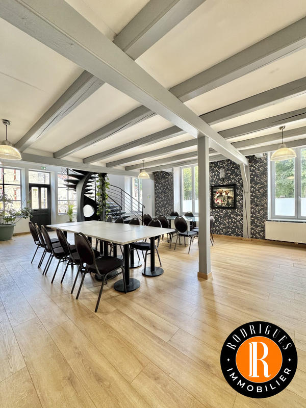 Maison - 372 m² - 12 pièces