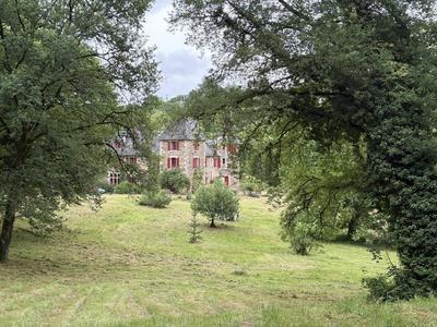 Château - 512 m² - 15 pièces