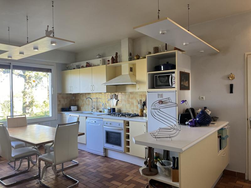 Maison traditionnelle - 320 m² - 7 pièces