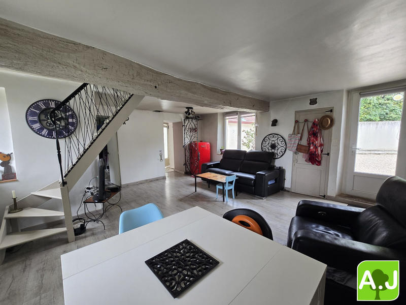 Maison - 90 m² - 4 pièces