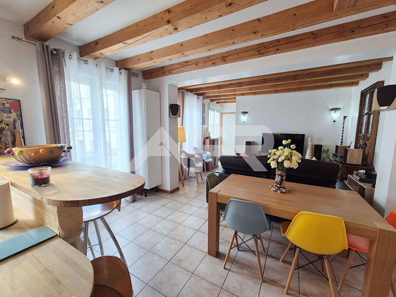 Appartement - 98 m² - 4 pièces