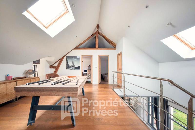 Maison - 269 m² - 11 pièces