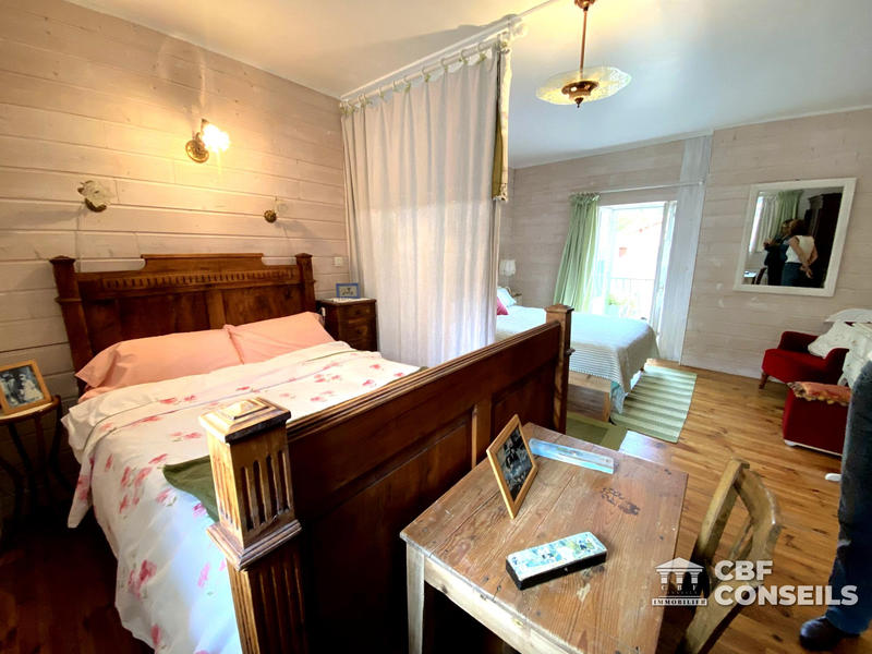 Maison ancienne - 260 m² - 14 pièces