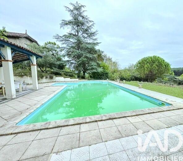 Maison - 310 m² - 9 pièces